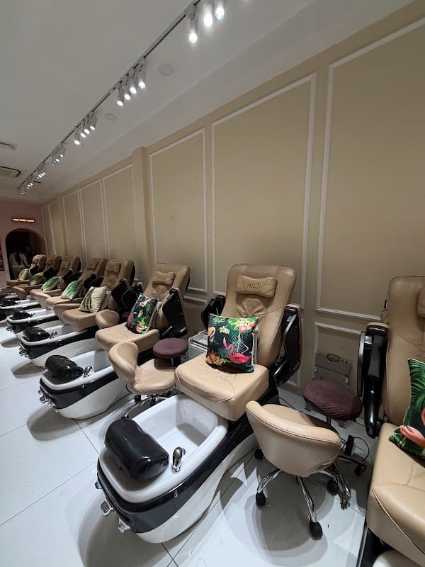 Maria Nail House | Nail Care, Massage, Hair Wash, Lash, Facial | Ben Thanh D1 – ảnh 6